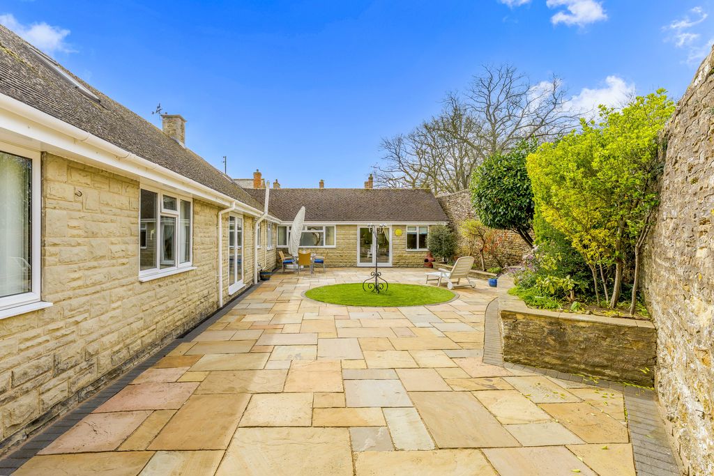 Astrop Road Kings Sutton